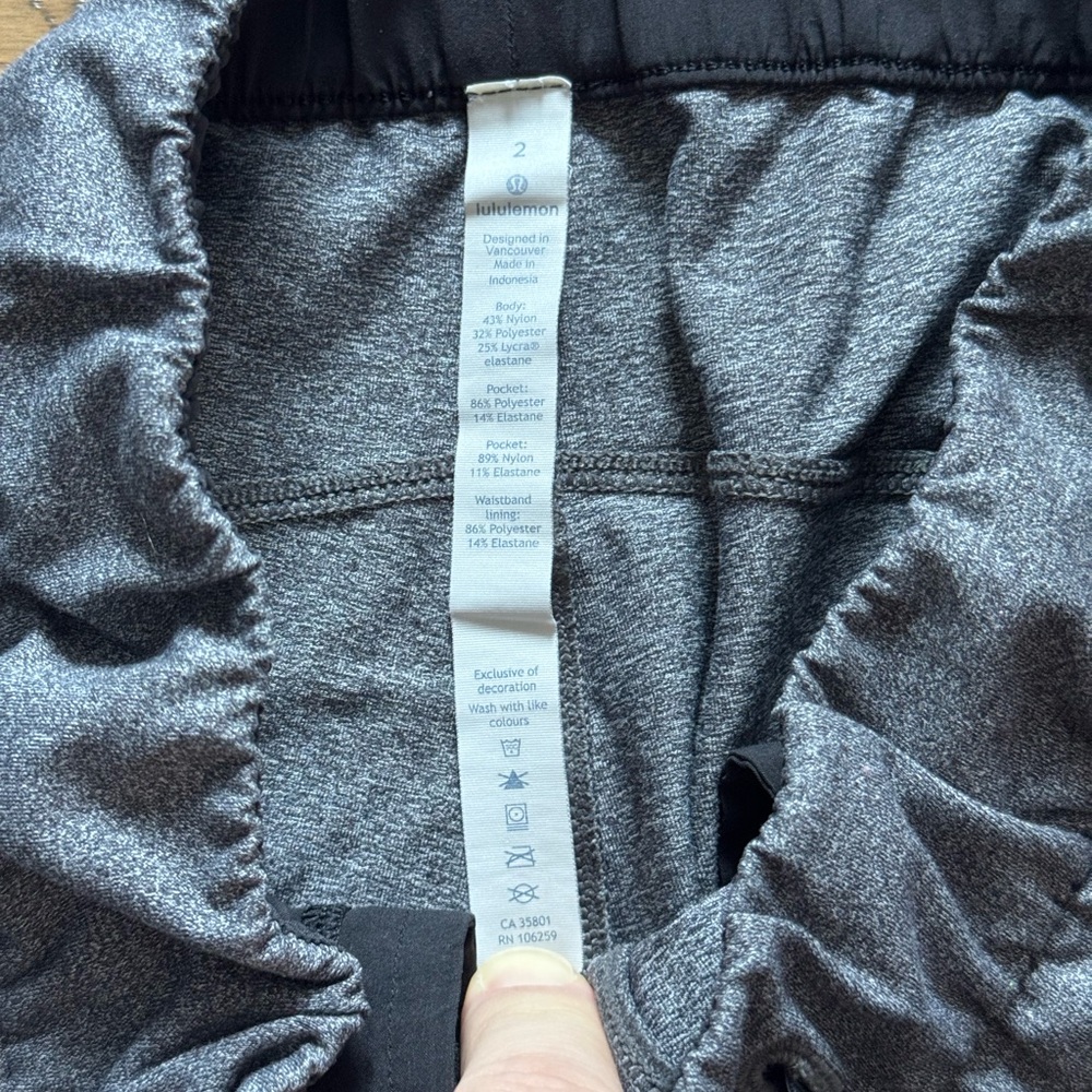 Lululemon Size 2 On The Fly Pant Heathered Black Gray 25” Luxtreme LW5ASSS - Picture 2 of 8